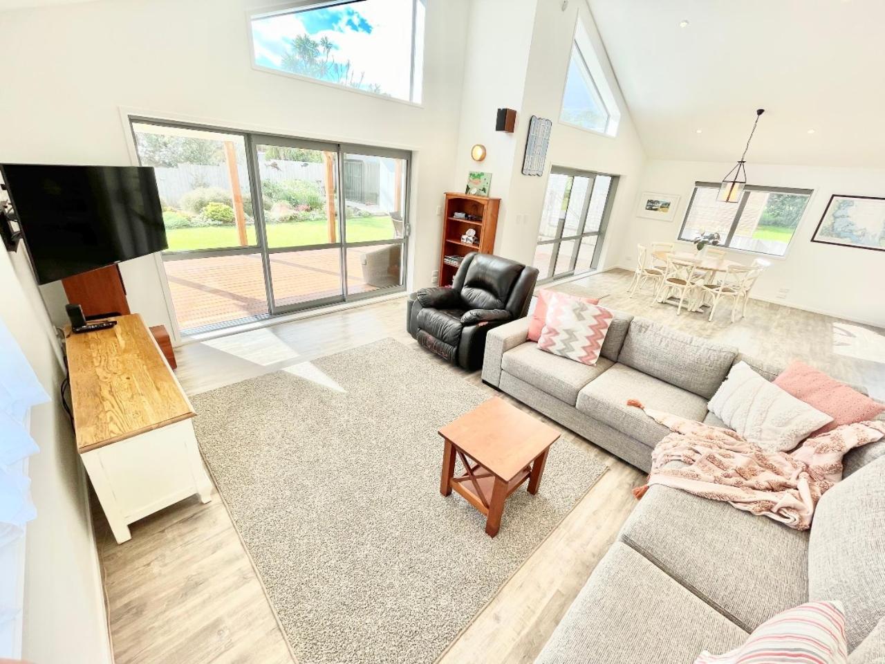 Getaway Waiheke- Stay Waiheke Oneroa Номер фото